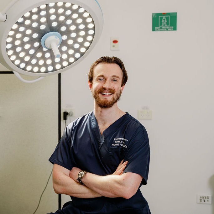 Dr Alexander Brooks, hair transplant doctor at 3D Hair Transplant, Gold Coast